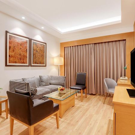 Lemon Tree Hotel Chandīgarh Екстериор снимка