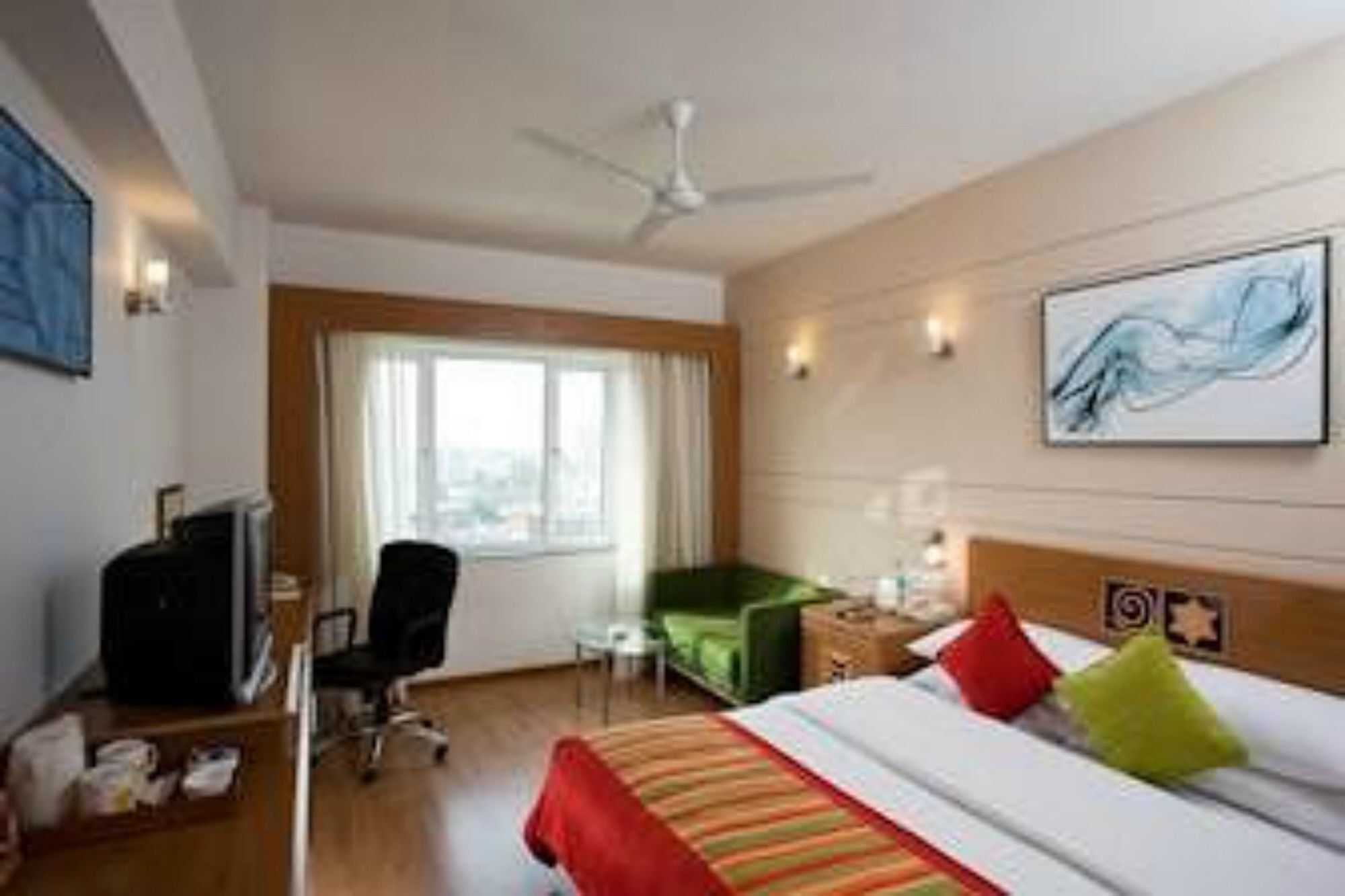 Lemon Tree Hotel Chandīgarh Екстериор снимка