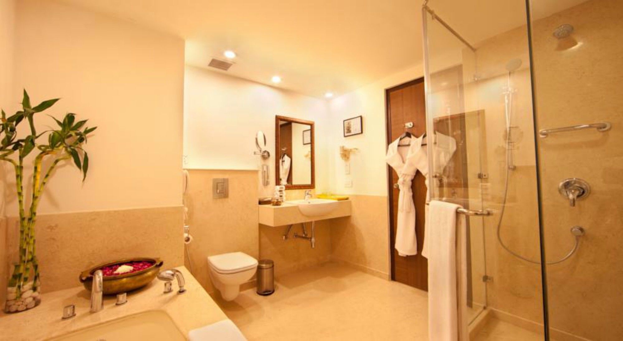 Lemon Tree Hotel Chandīgarh Екстериор снимка